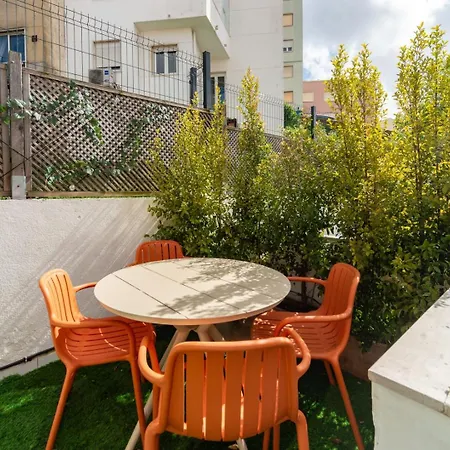 Gorgeous Rooftop 2-bed With Beautiful View Апартаменти