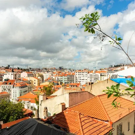 Gorgeous Rooftop 2-bed With Beautiful View Лісабон