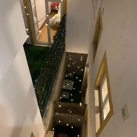 Gorgeous Rooftop 2-bed With Beautiful View Апартаменти Лісабон