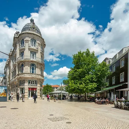 Gorgeous Rooftop 2-bed With Beautiful View Апартаменти Лісабон