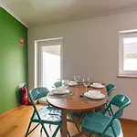 Gorgeous Rooftop 2-bed With Beautiful View Apartament Lizbona