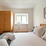 Gorgeous Rooftop 2-bed With Beautiful View *