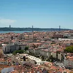 Apartament Gorgeous Rooftop 2-bed With Beautiful View Lizbona