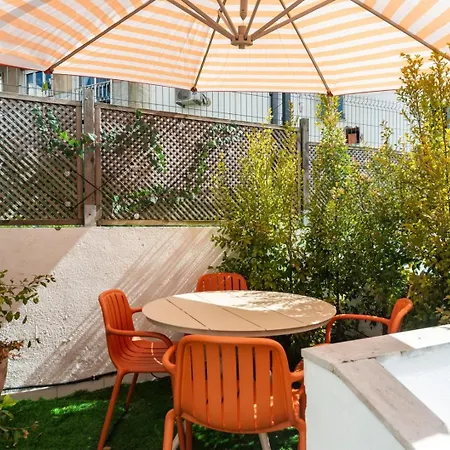 Gorgeous Rooftop 2-bed With Beautiful View Апартаменты *