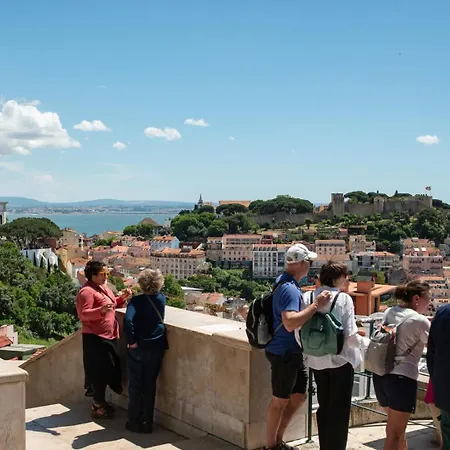 Апартаменты Gorgeous Rooftop 2-bed With Beautiful View