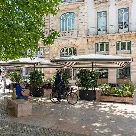 Gorgeous Rooftop 2-bed With Beautiful View Лиссабон