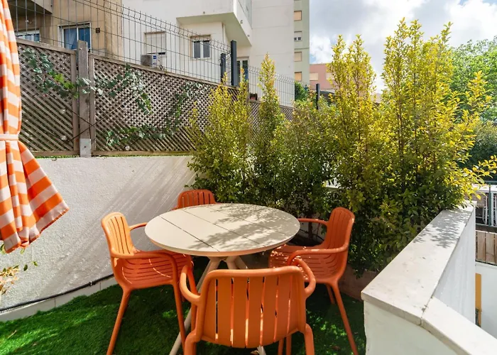 Gorgeous Rooftop 2-bed With Beautiful View Lägenhet